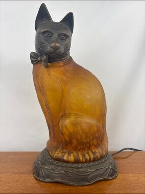 Vintage 1996 Andrea by Sadek ’Tin Chi’ amber art glass cat lamp 11”